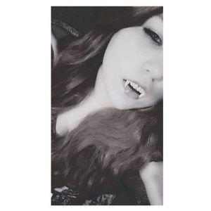 Meet your Posher, Hollee